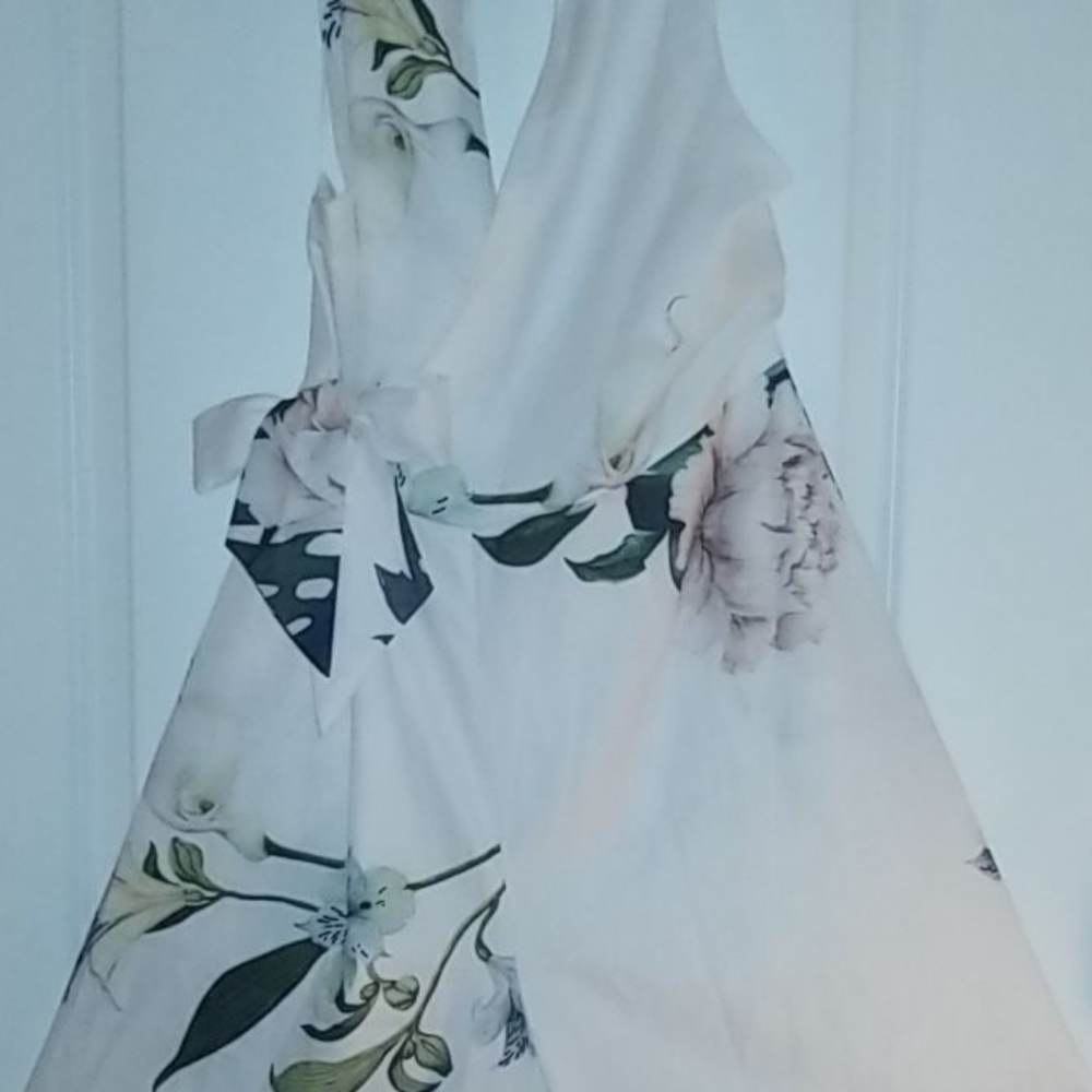 clothes - Picture 3 of 5